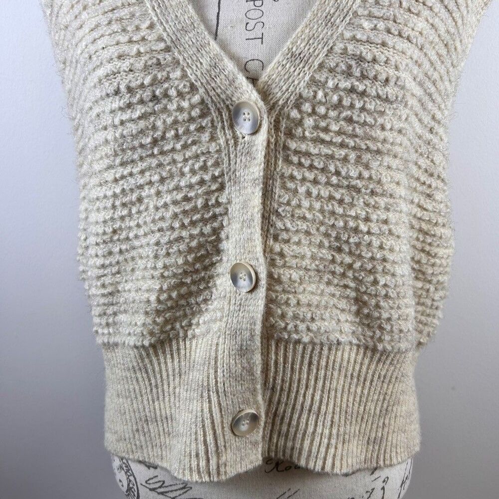 No Boundaries Knit Sweater Vest Womens XXL Beige Button Front V-Neck Boucle - Picture 4 of 10